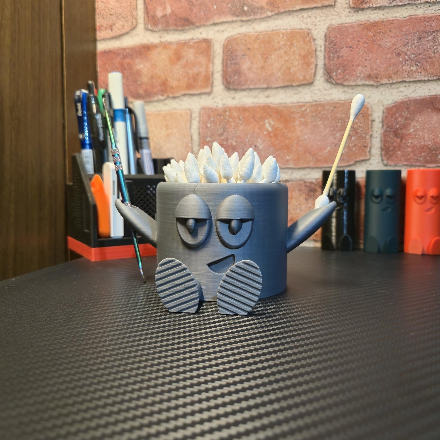 Chill buddy organizer