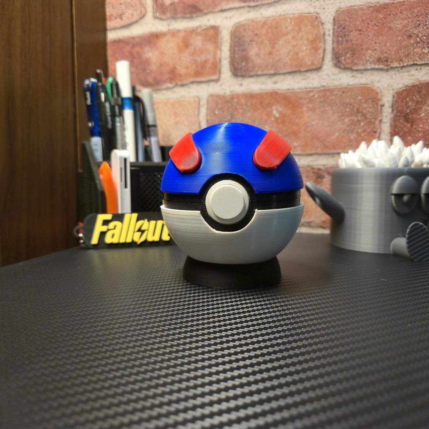Pokeball Switch/3ds/SD Card case